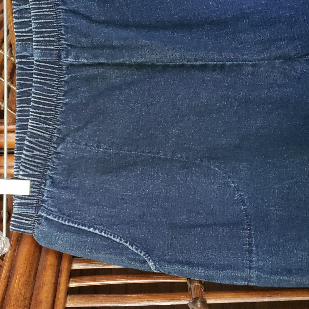 DENIM&CO "How Timeless"  2-Pocket Pull-On Straight Leg Jeans - Size Large - Picture 4 of 11
